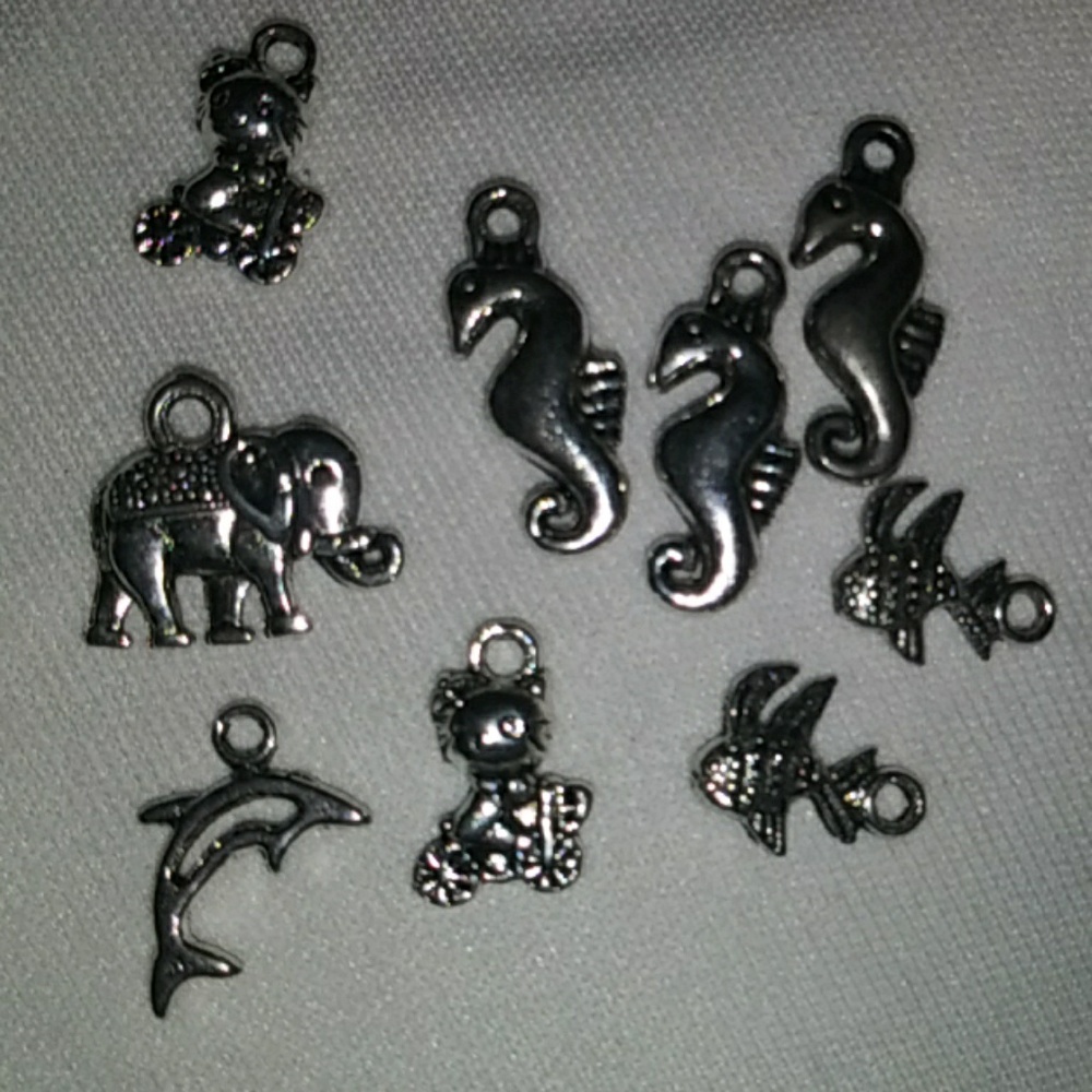 9 charms, Charm bracelet, Dolphin, Fish, Seahorses